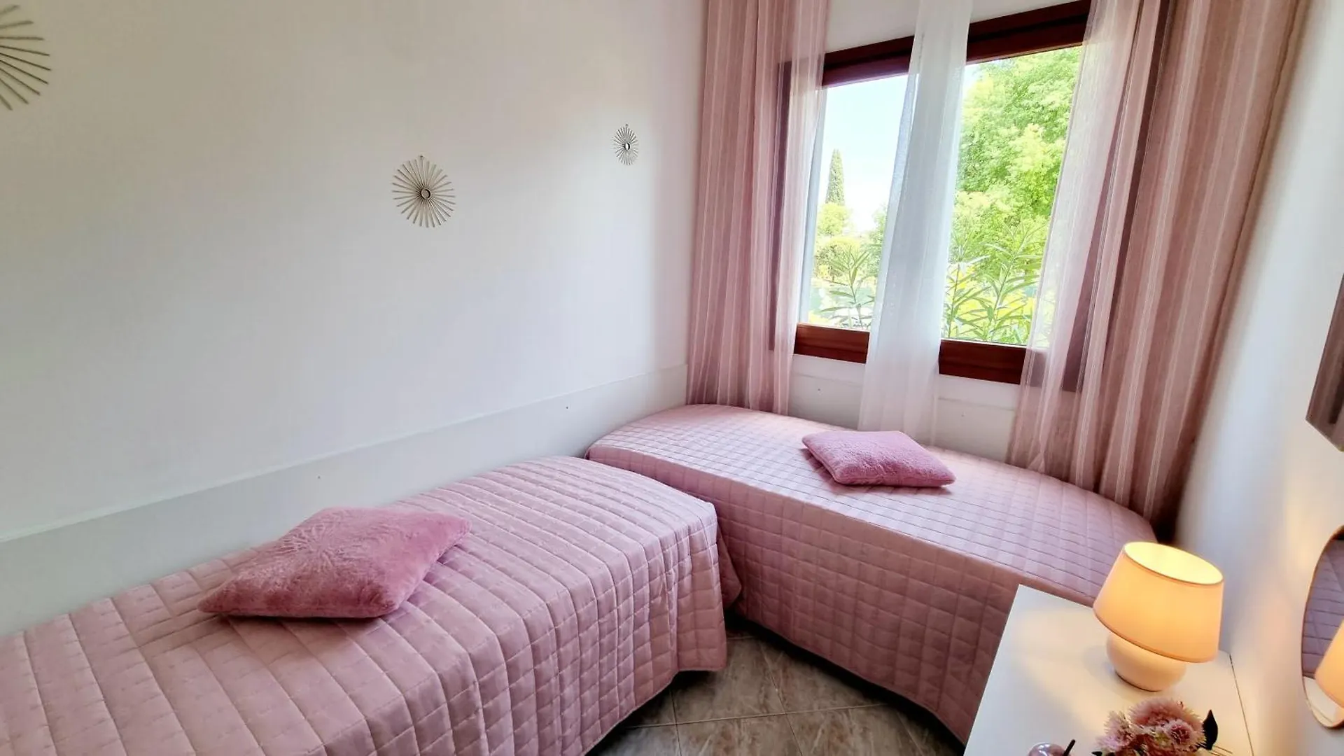 Apartment Appartamenti Mary Peschiera del Garda