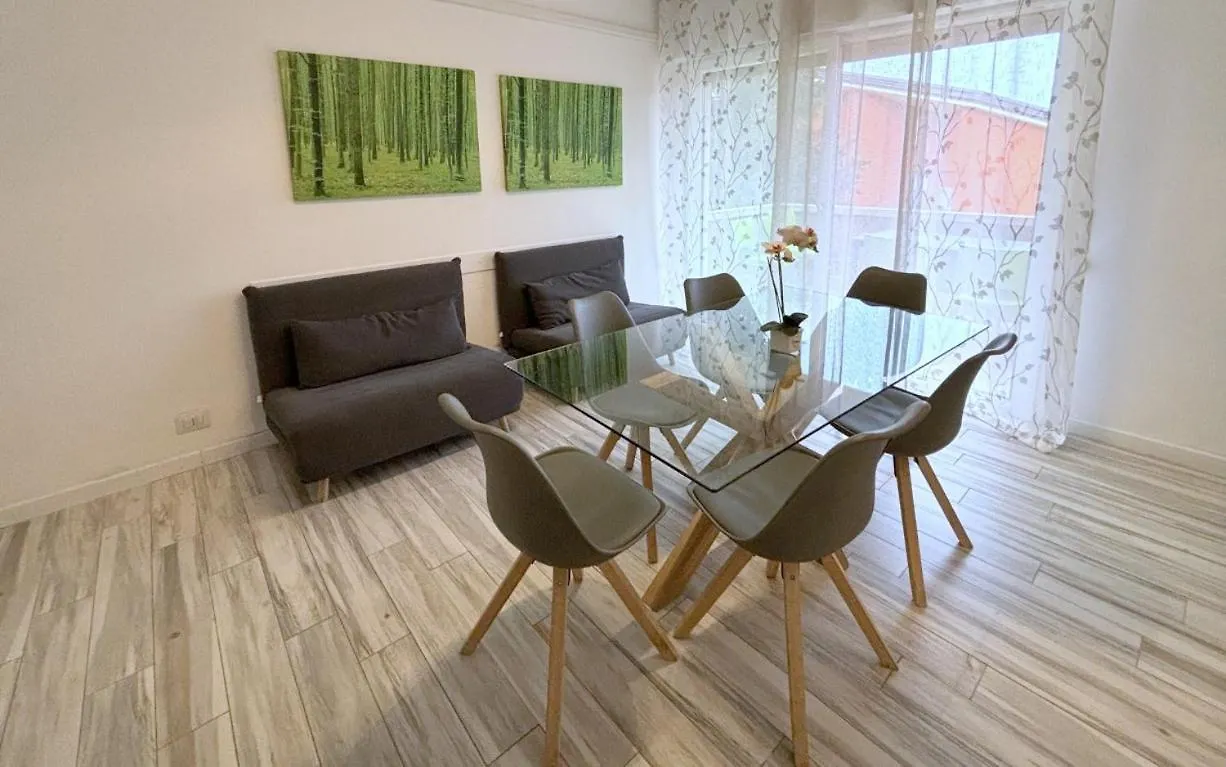Apartment Appartamenti Mary Peschiera del Garda